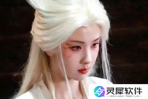 《月鳞绮纪》未播先火，鞠婧祎红衣装扮太好看，陈都灵一人分饰三角